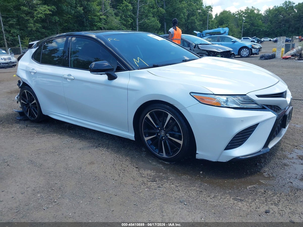 2020 TOYOTA CAMRY XSE