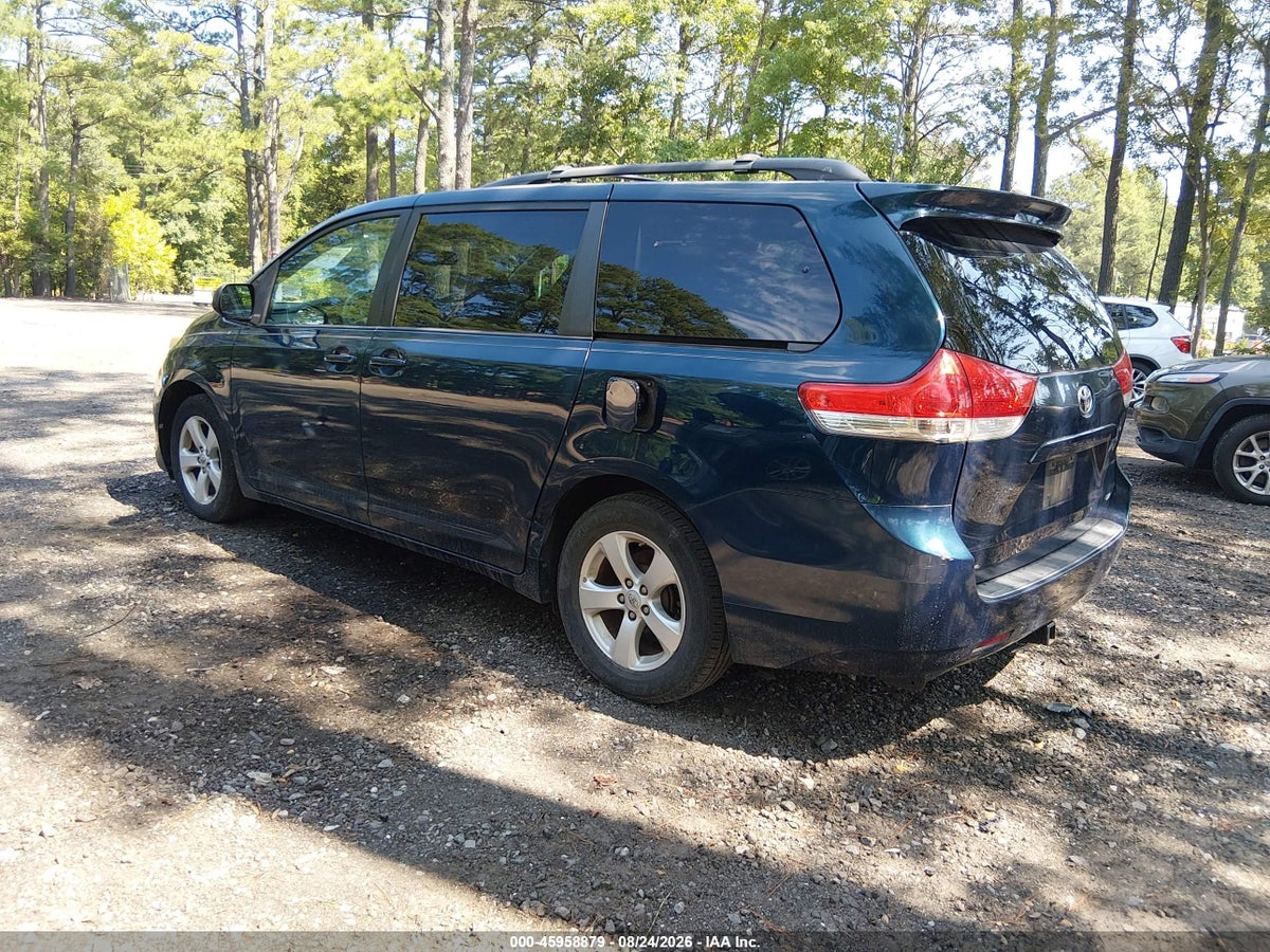 2011 TOYOTA SIENNA LE V6 — снимка 3