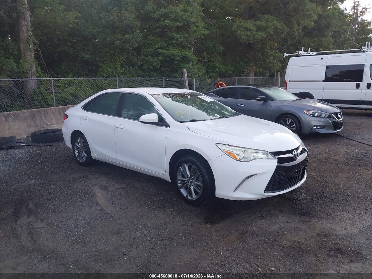 2016 TOYOTA CAMRY SE