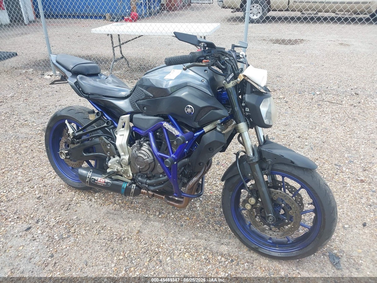 2015 YAMAHA FZ07