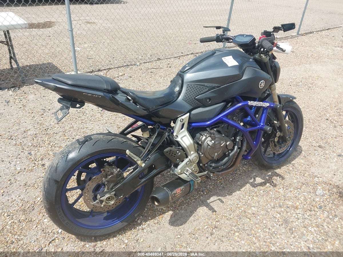 2015 YAMAHA FZ07 — снимка 4