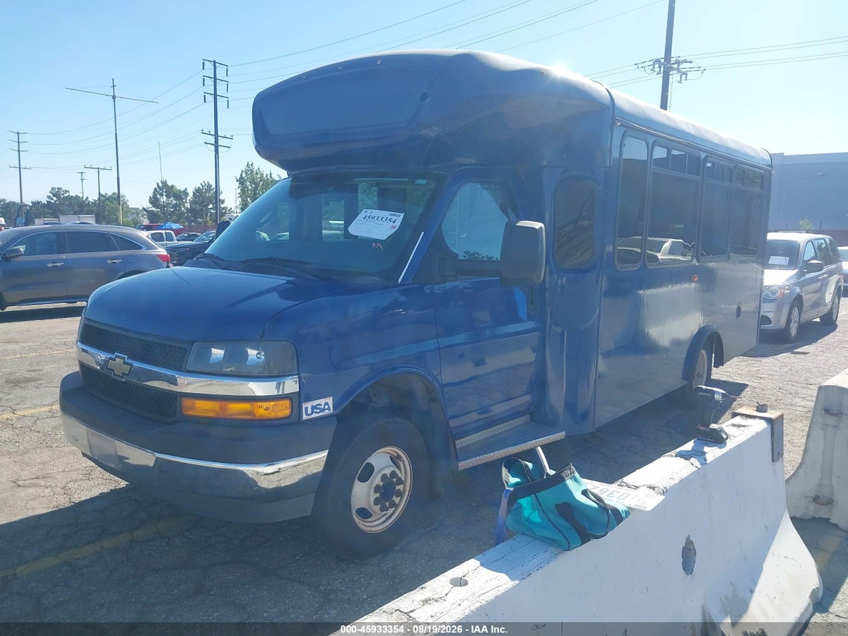 2018 CHEVROLET EXPRESS CUTAWAY 4500 VAN — снимка 2