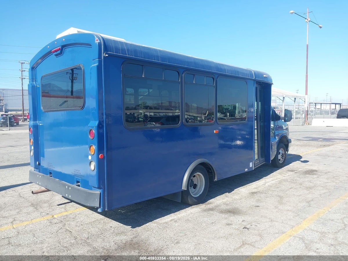 2018 CHEVROLET EXPRESS CUTAWAY 4500 VAN — снимка 4