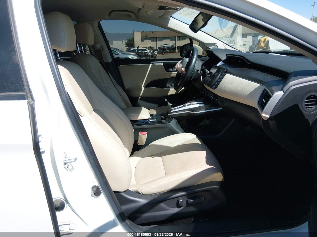 2020 HONDA CLARITY PLUG-IN HYBRID TOURING — photo 5