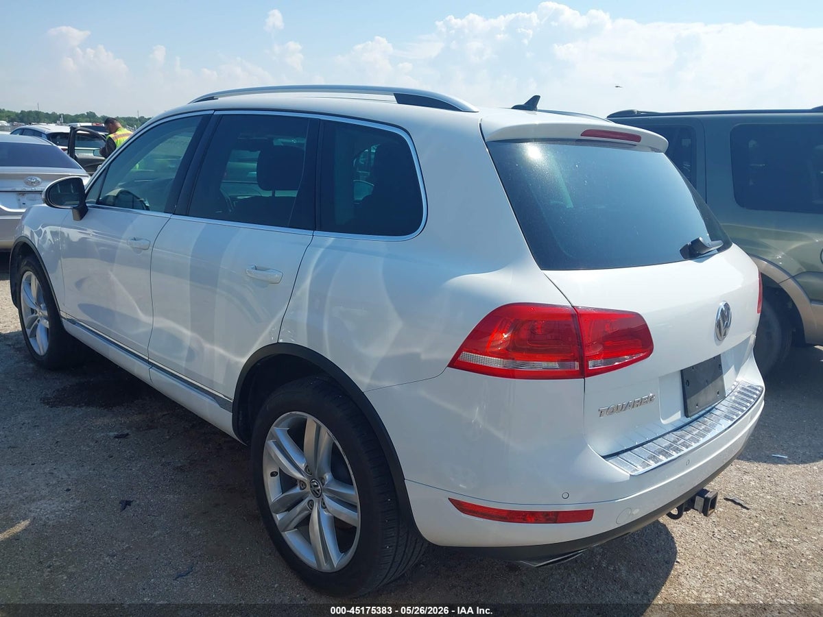 2013 VOLKSWAGEN TOUAREG VR6 EXECUTIVE — снимка 3