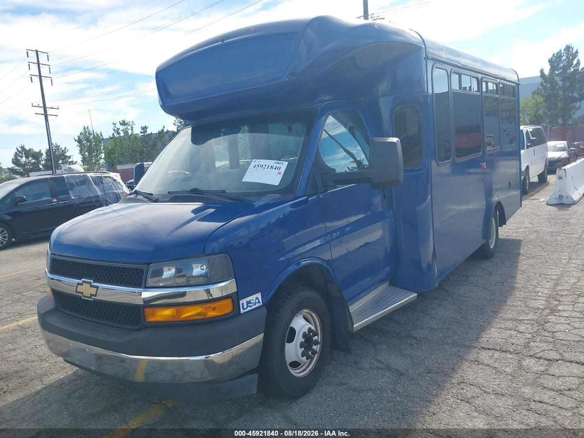 2018 CHEVROLET EXPRESS CUTAWAY 4500 VAN — снимка 2