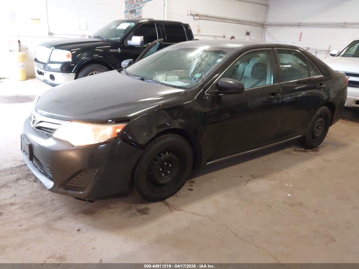 2012 TOYOTA CAMRY LE — снимка 2