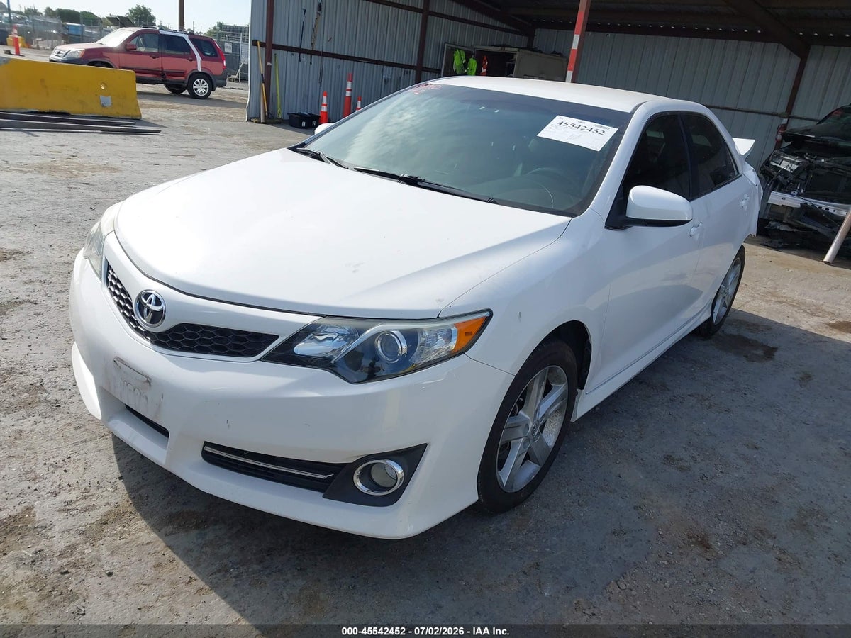 2014 TOYOTA CAMRY SE — снимка 2