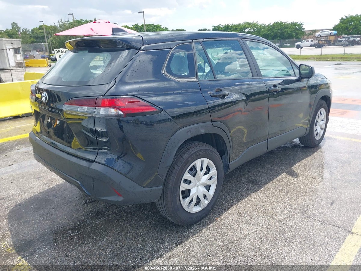 2026 TOYOTA COROLLA CROSS L — снимка 4