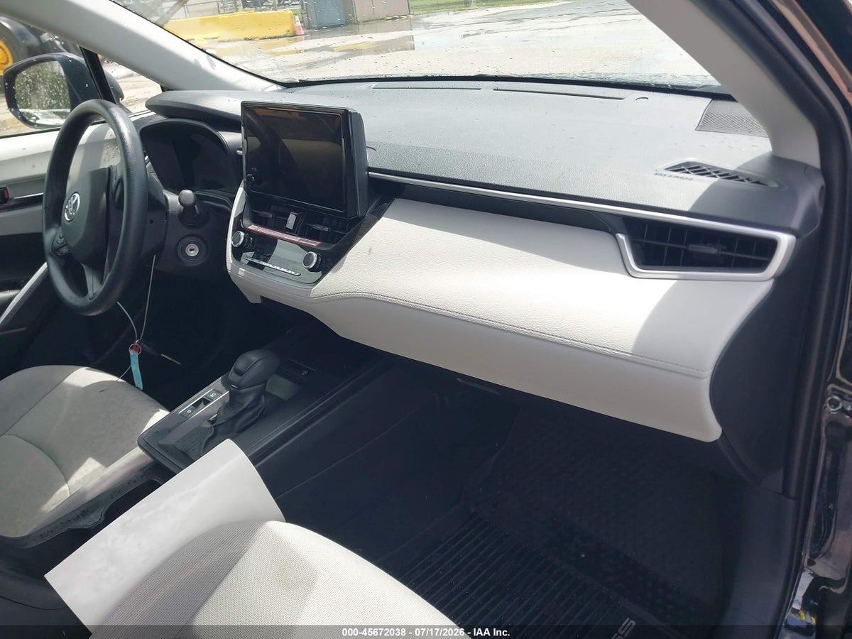 2026 TOYOTA COROLLA CROSS L — снимка 5
