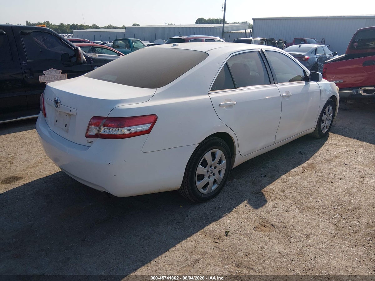 2010 TOYOTA CAMRY LE — снимка 4