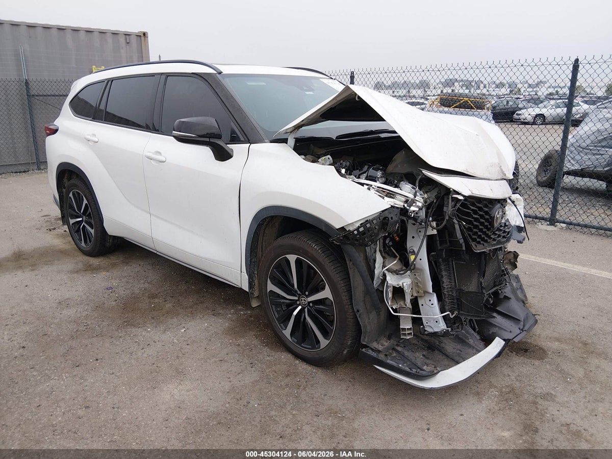 2021 TOYOTA HIGHLANDER XSE