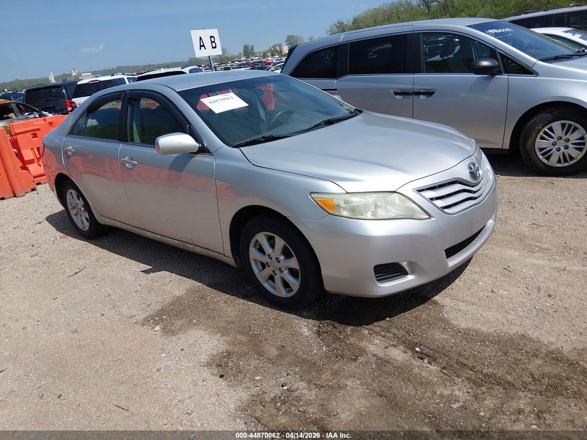 2011 TOYOTA CAMRY LE