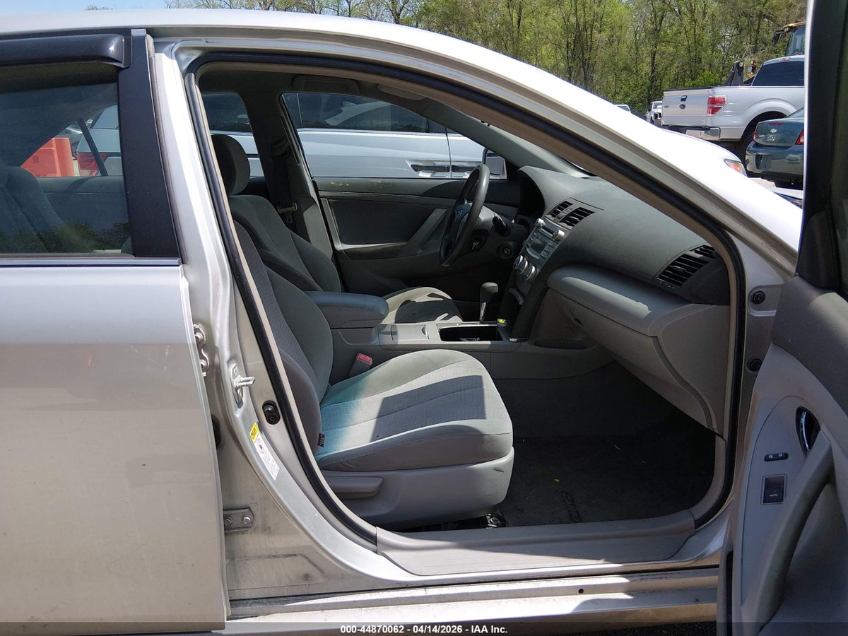 2011 TOYOTA CAMRY LE — снимка 5