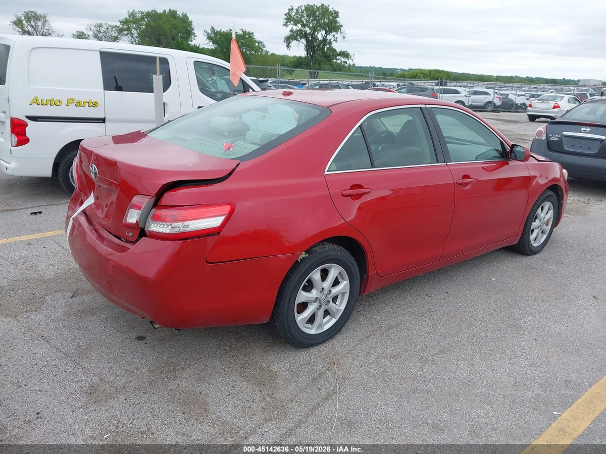 2010 TOYOTA CAMRY LE — снимка 4
