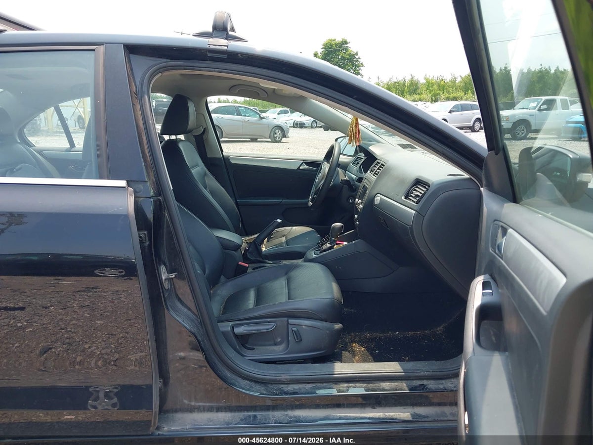2013 VOLKSWAGEN JETTA 2.5L SE — снимка 5