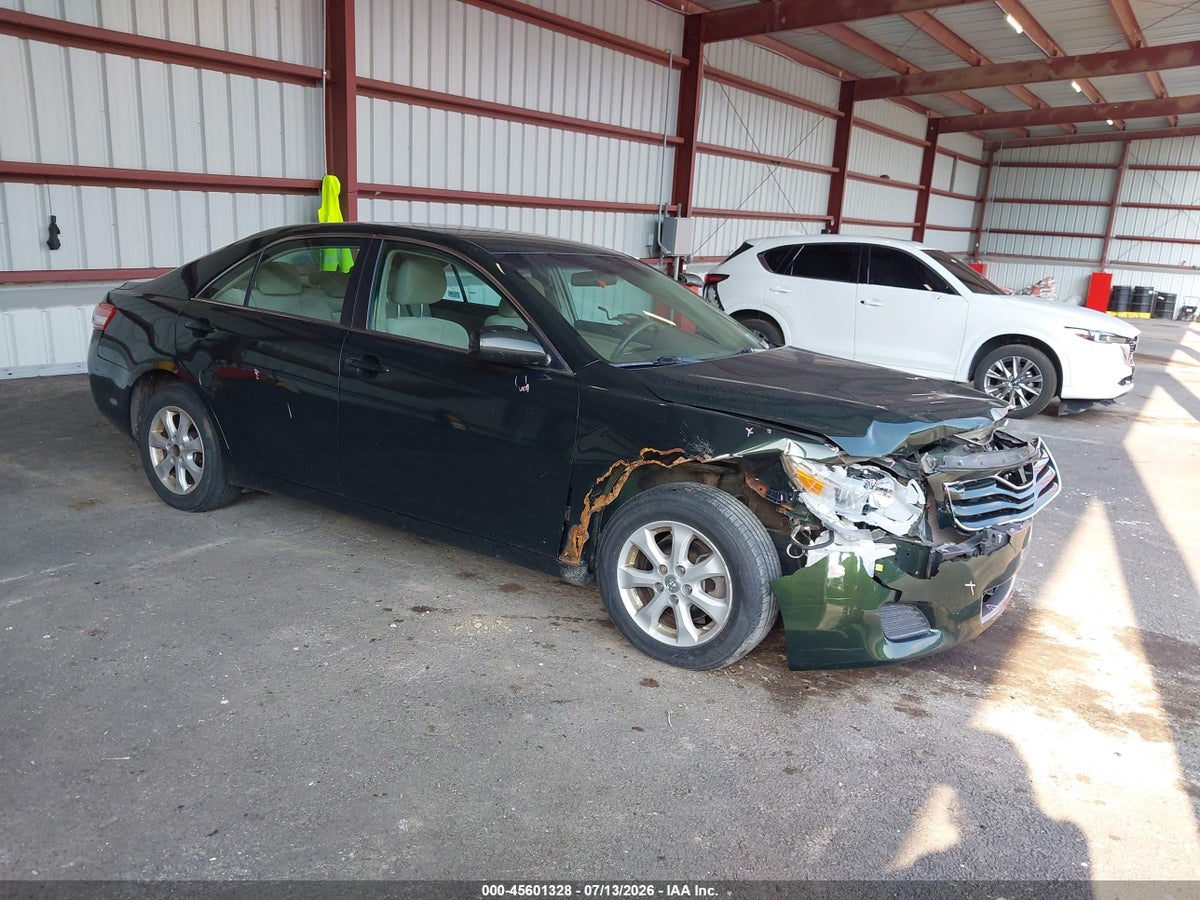 2011 TOYOTA CAMRY LE