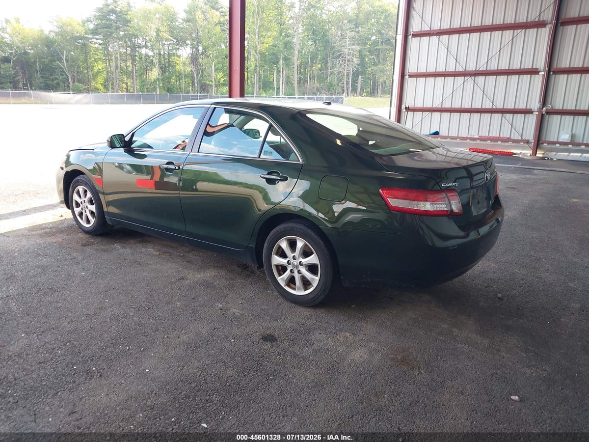 2011 TOYOTA CAMRY LE — снимка 3