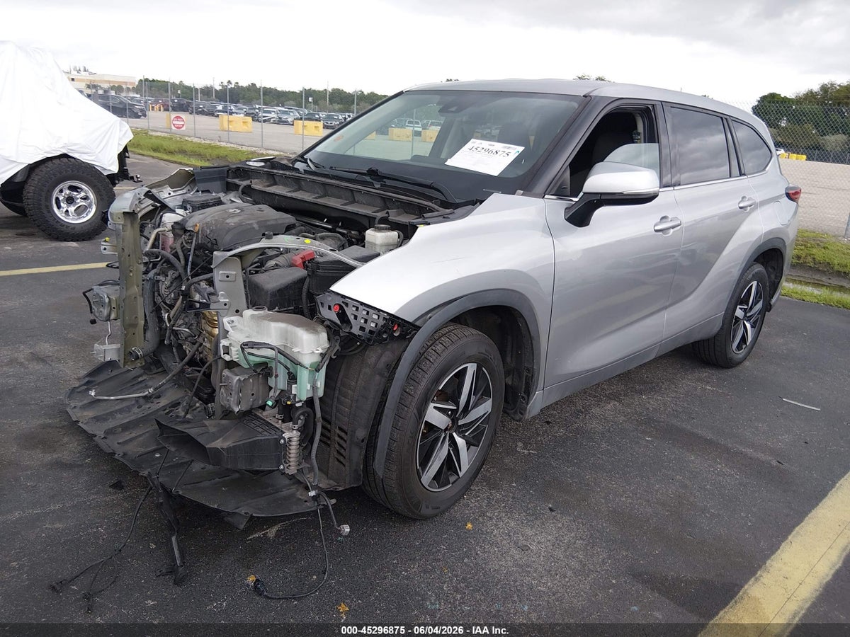 2022 TOYOTA HIGHLANDER LE — снимка 2