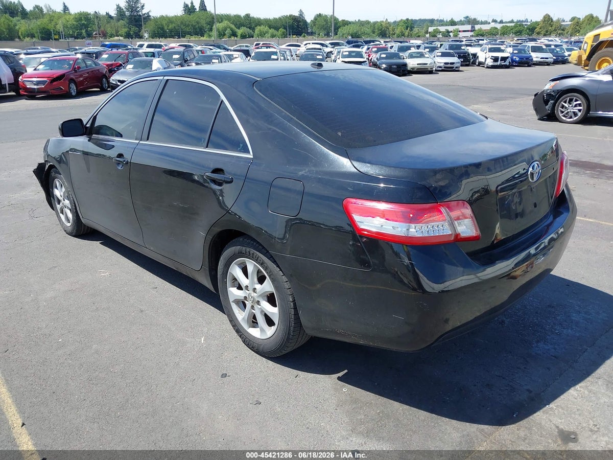 2010 TOYOTA CAMRY LE — снимка 3