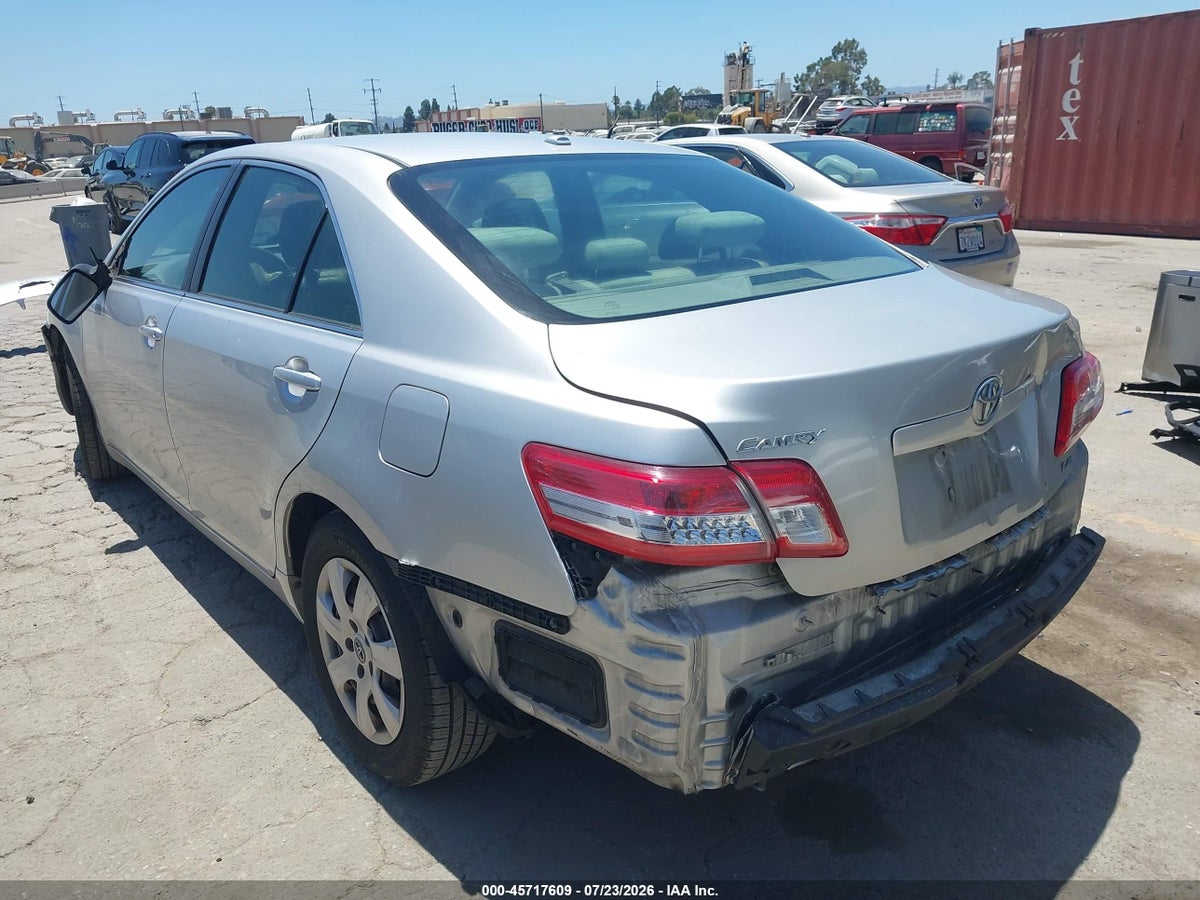 2010 TOYOTA CAMRY LE — снимка 3