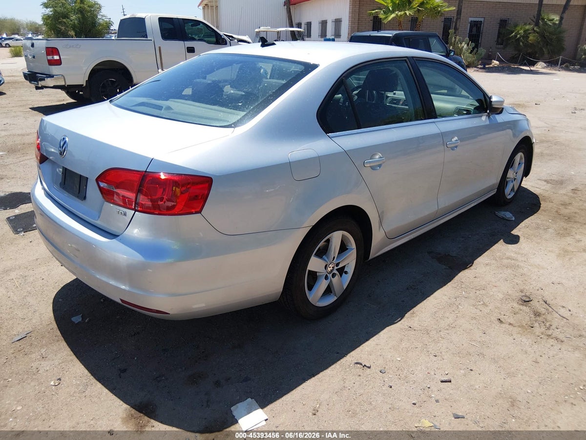 2013 VOLKSWAGEN JETTA 2.0L TDI — снимка 4