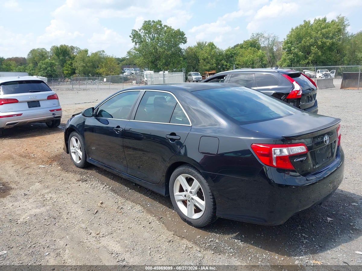 2013 TOYOTA CAMRY SE — снимка 3