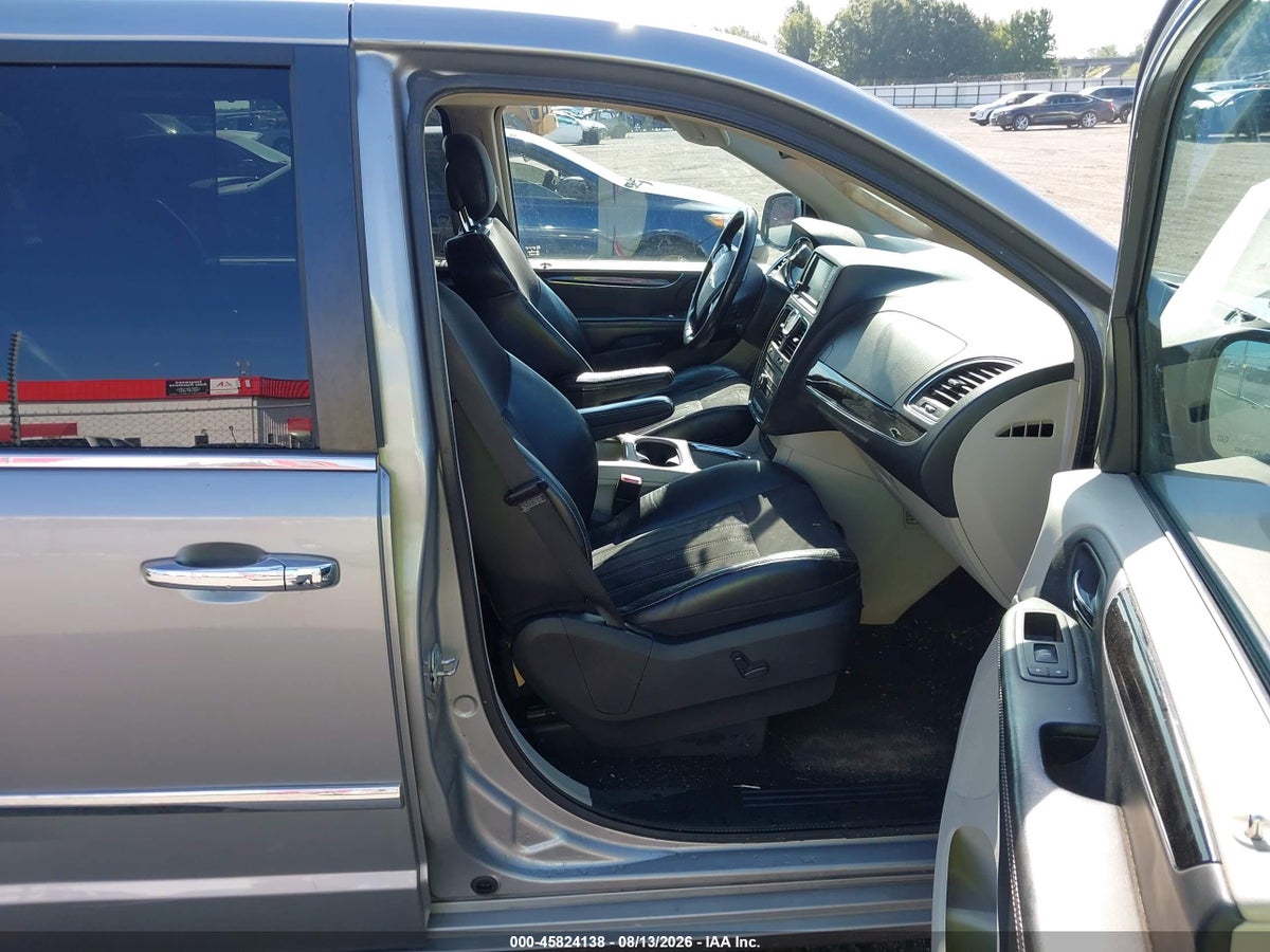 2016 CHRYSLER TOWN & COUNTRY LIMITED — снимка 5