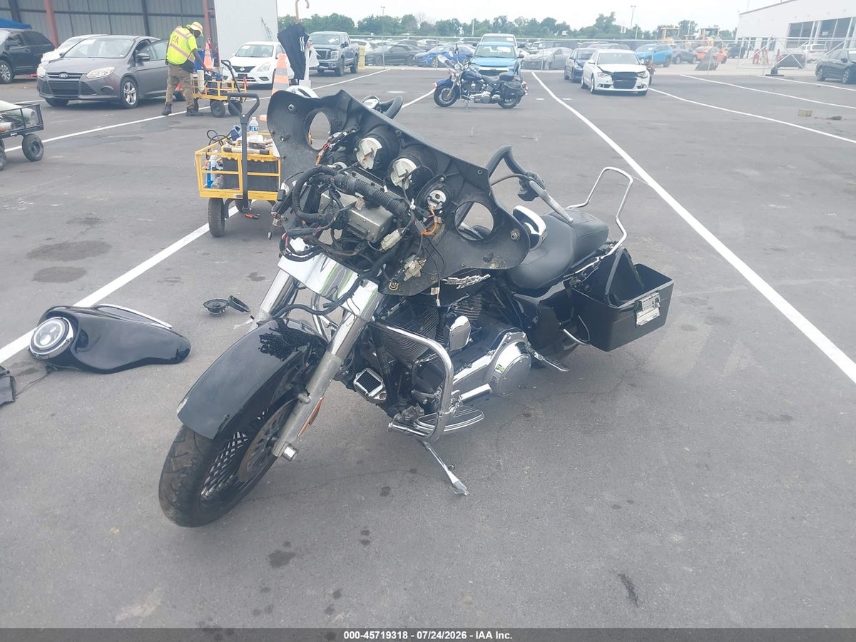 2010 HARLEY-DAVIDSON FLHX — снимка 2