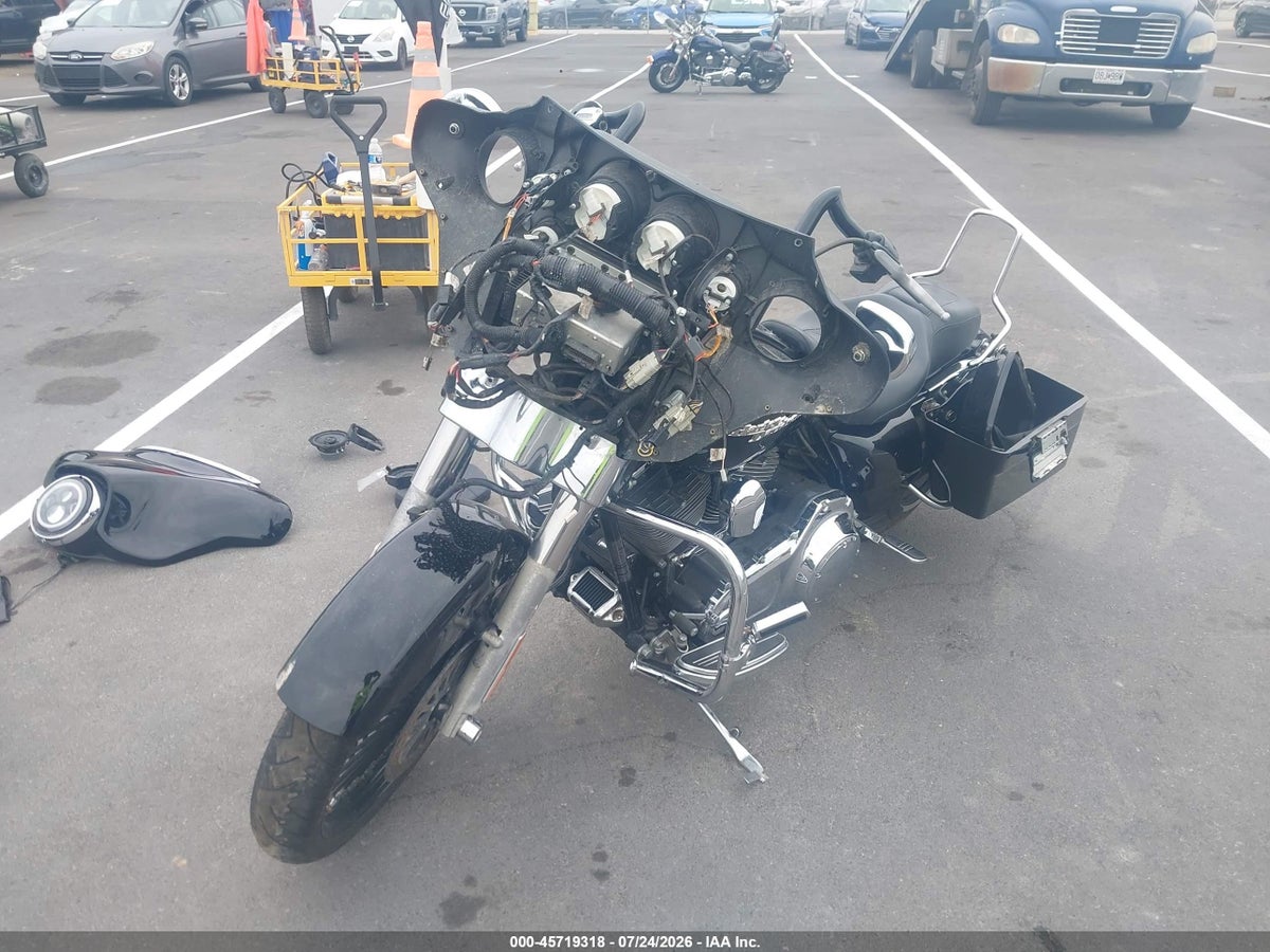 2010 HARLEY-DAVIDSON FLHX — снимка 3