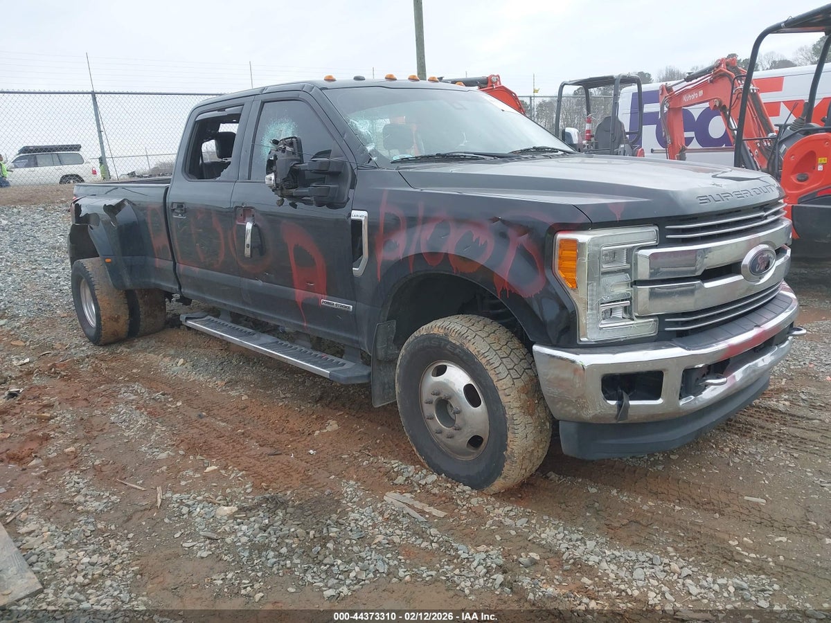 2017 FORD F-350 LARIAT