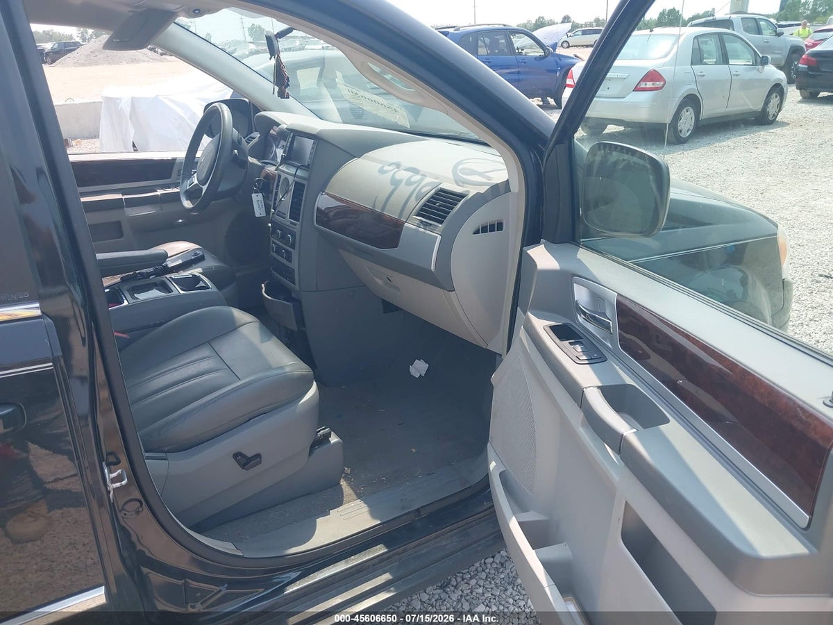 2010 CHRYSLER TOWN & COUNTRY TOURING — снимка 5