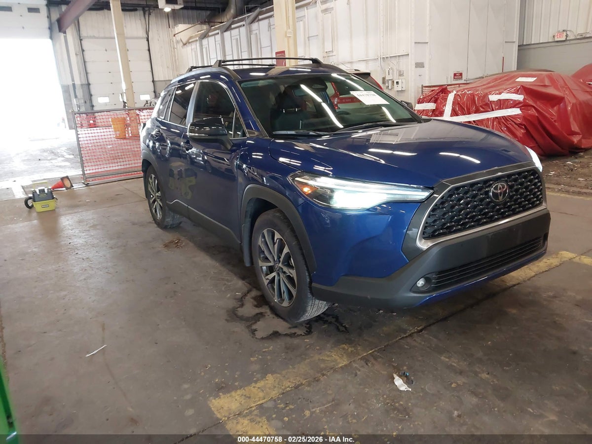 2025 TOYOTA COROLLA CROSS XLE