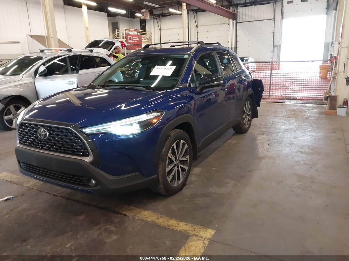 2025 TOYOTA COROLLA CROSS XLE — снимка 2