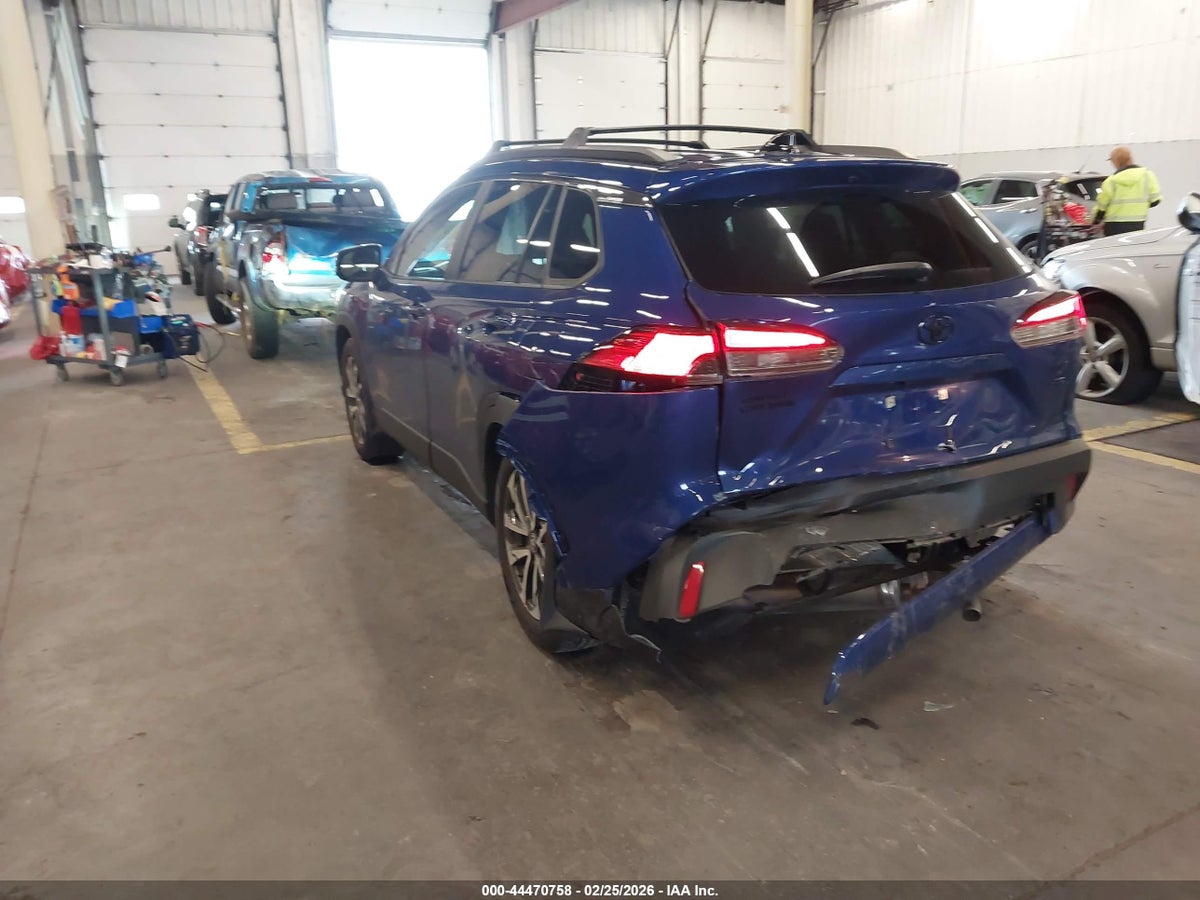 2025 TOYOTA COROLLA CROSS XLE — снимка 3