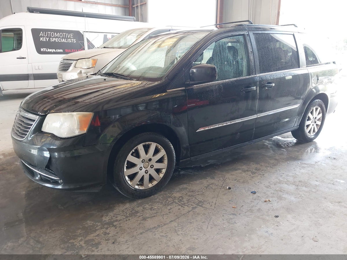 2013 CHRYSLER TOWN & COUNTRY TOURING — снимка 2