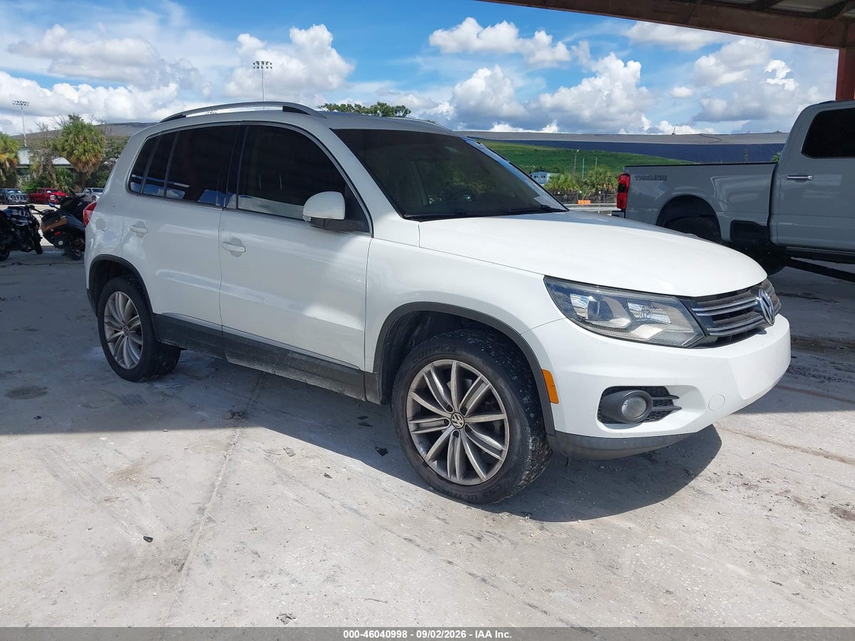2016 VOLKSWAGEN TIGUAN SE