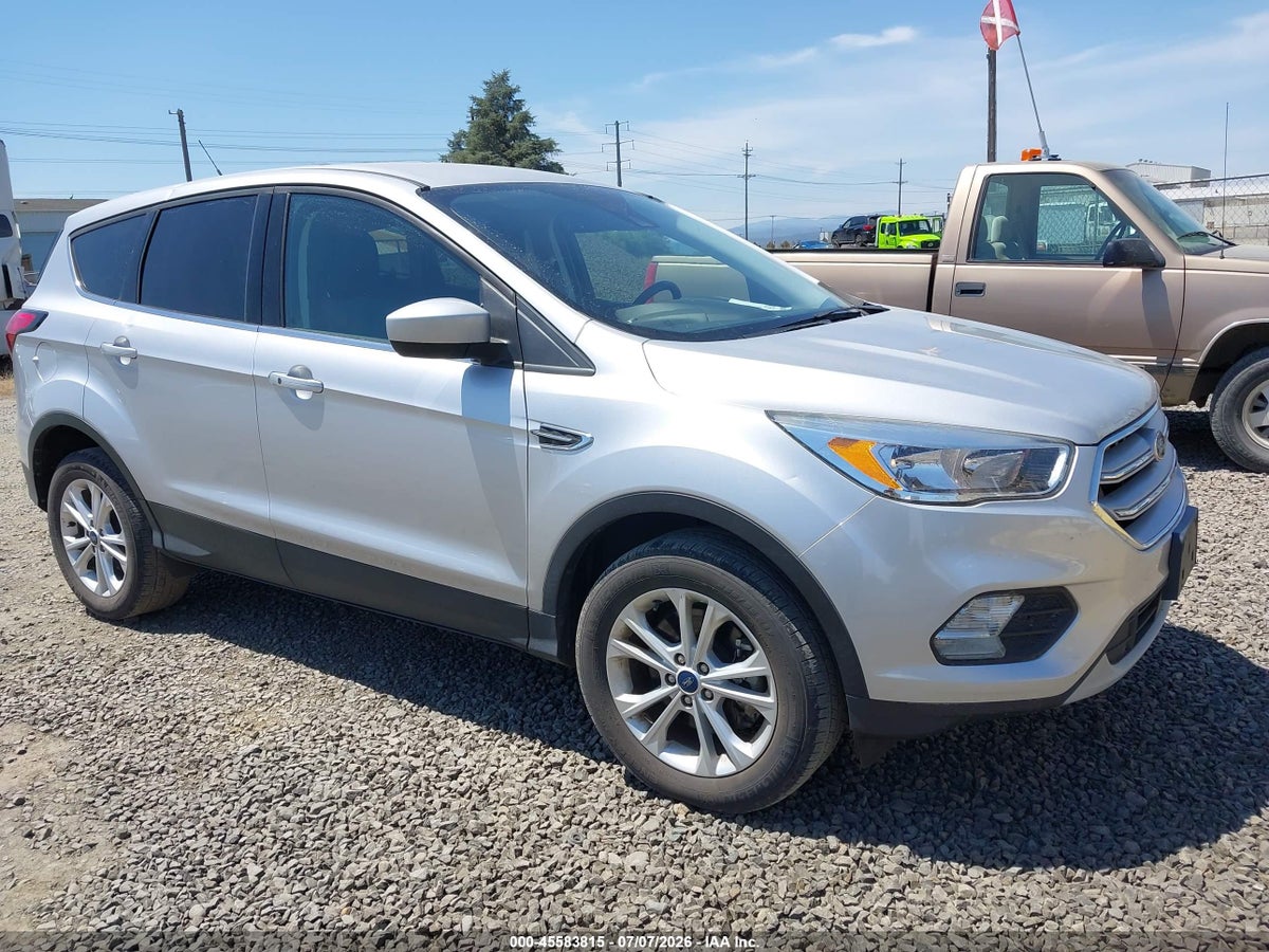 2019 FORD ESCAPE SE