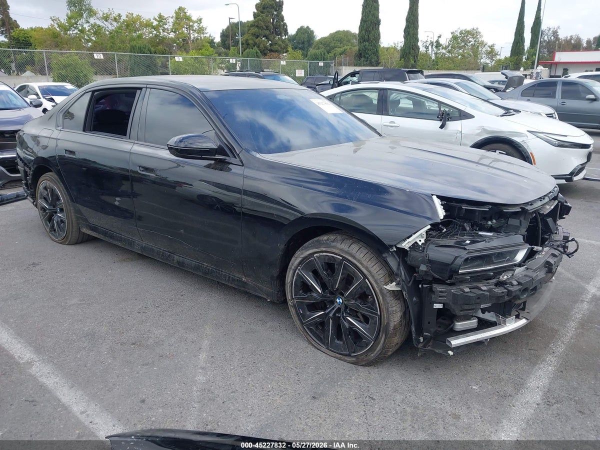 2025 BMW 740I