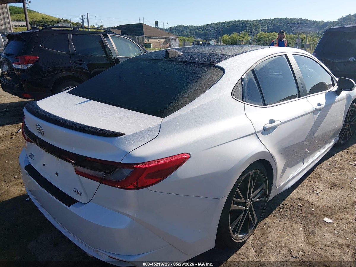 2025 TOYOTA CAMRY XSE — снимка 4