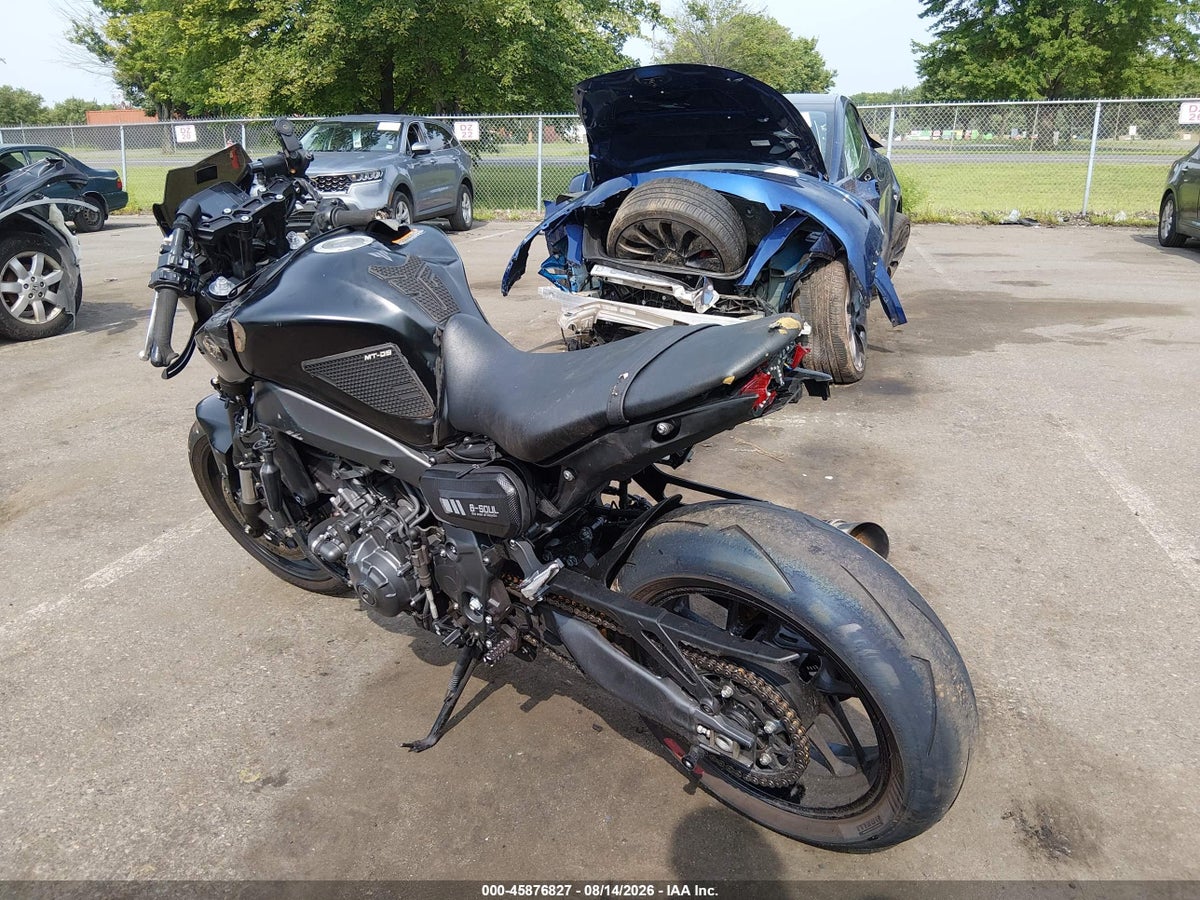 2022 YAMAHA MT09 — photo 3