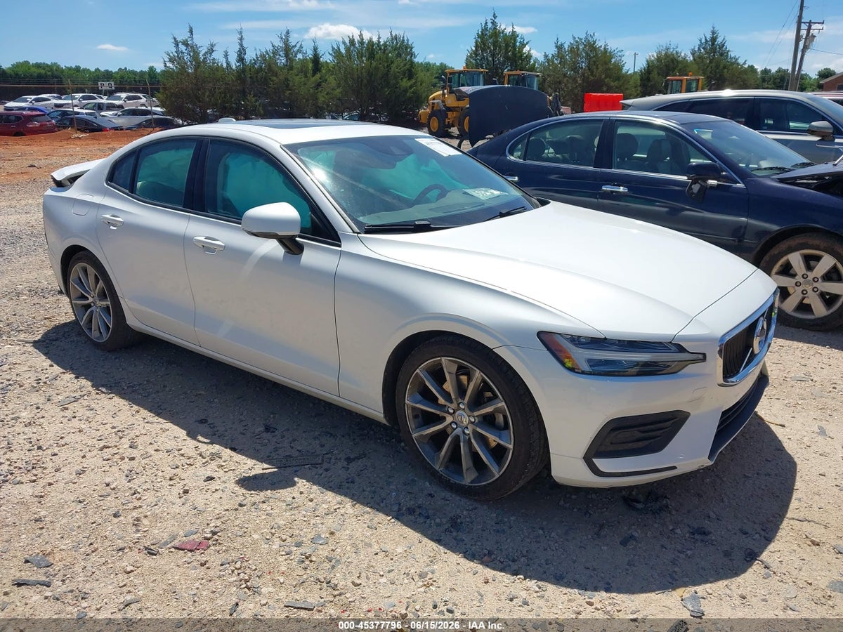 2020 VOLVO S60 MOMENTUM