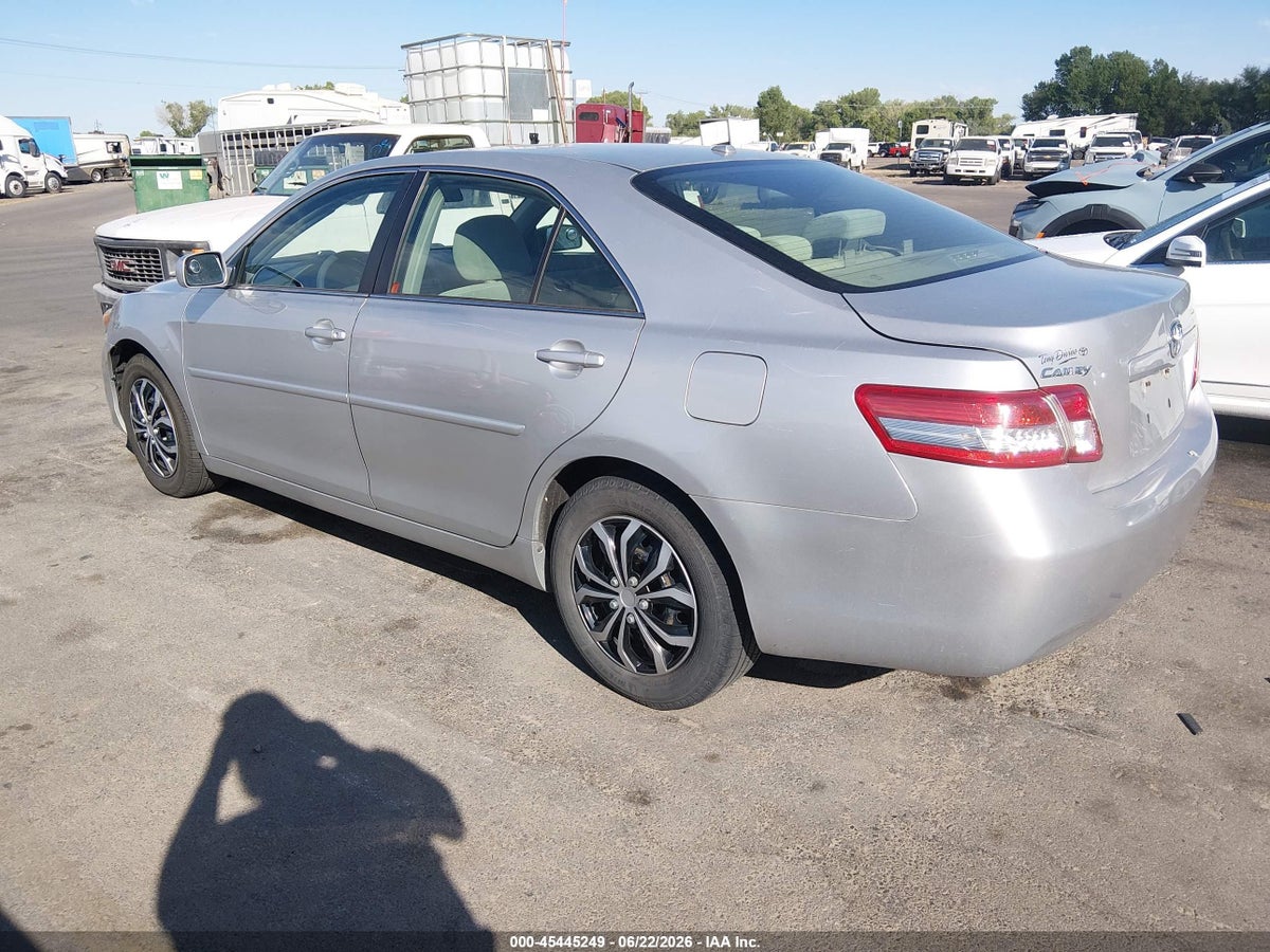 2010 TOYOTA CAMRY LE — снимка 3