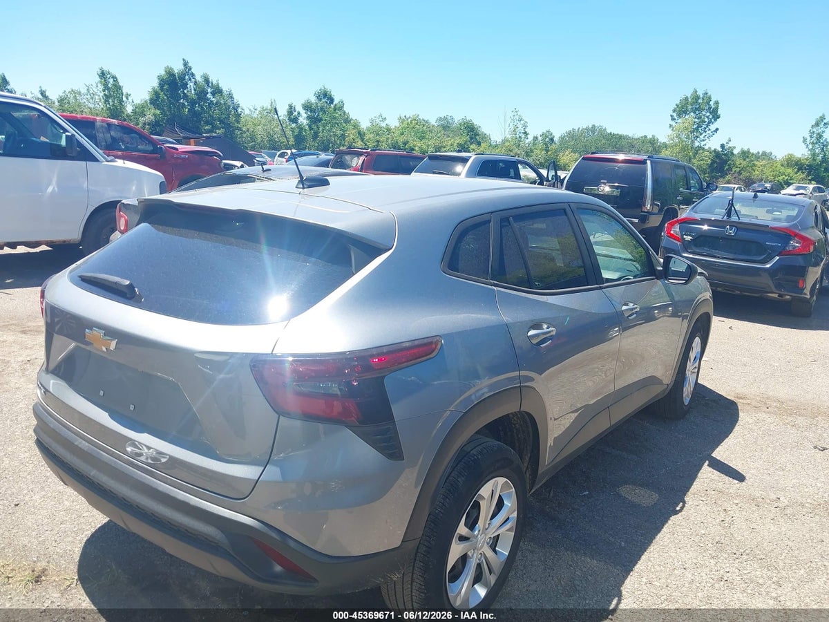 2025 CHEVROLET TRAX FWD LS — снимка 4