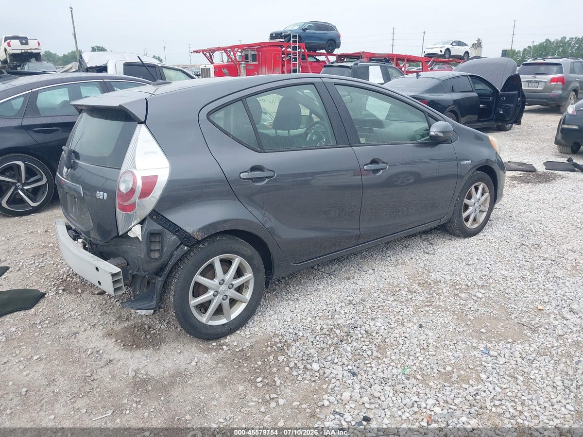 2013 TOYOTA PRIUS C THREE — снимка 4
