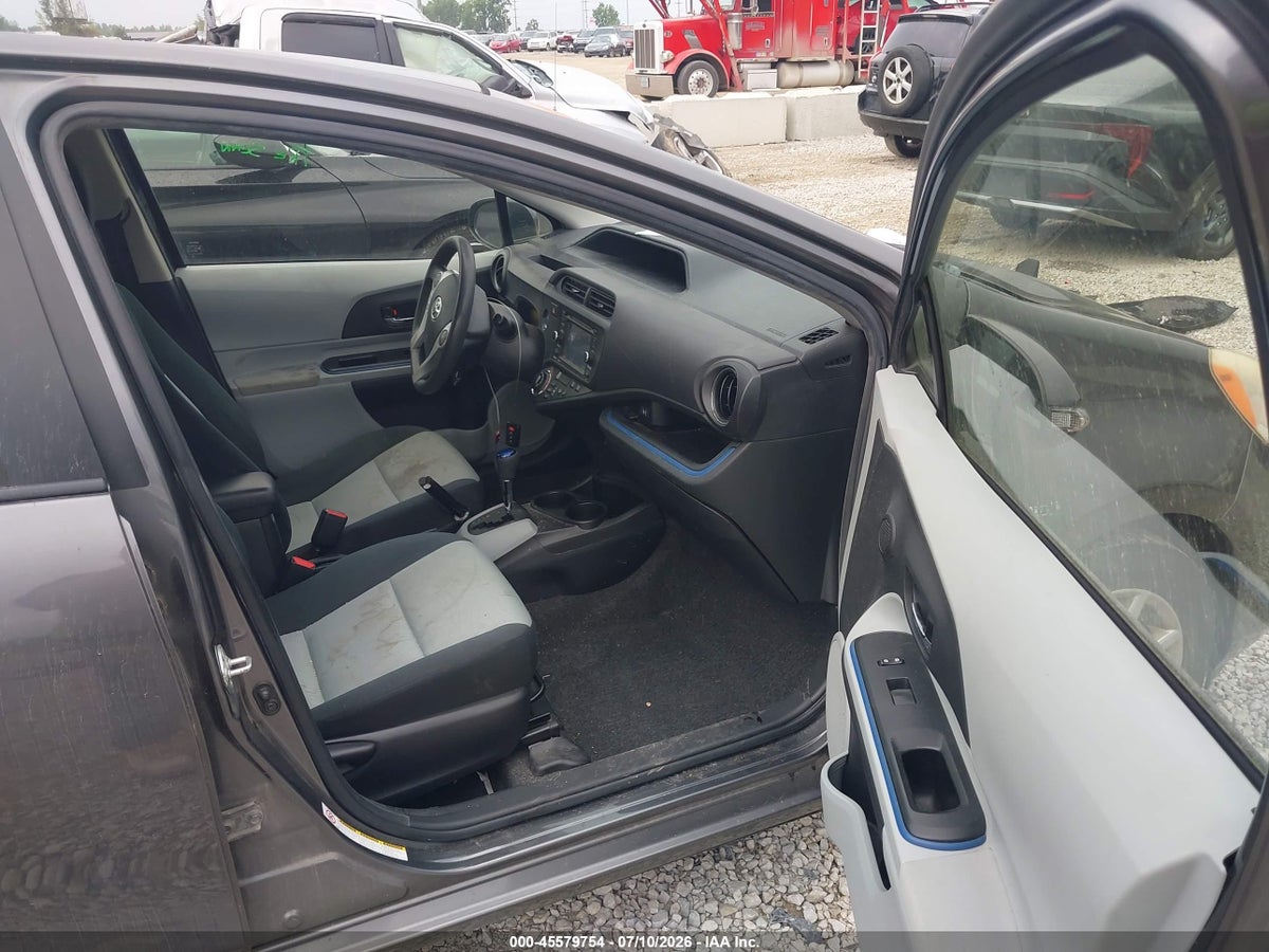 2013 TOYOTA PRIUS C THREE — снимка 5