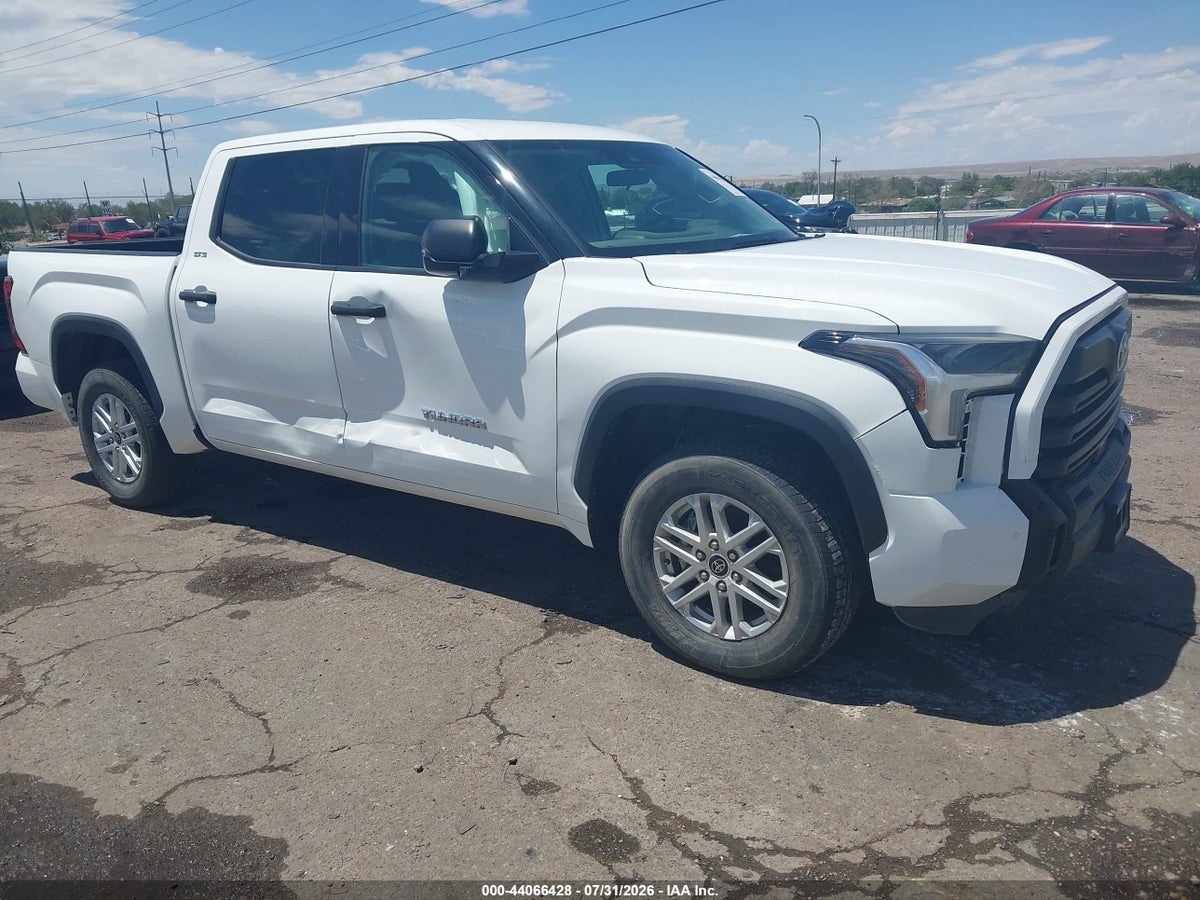 2023 TOYOTA TUNDRA SR5