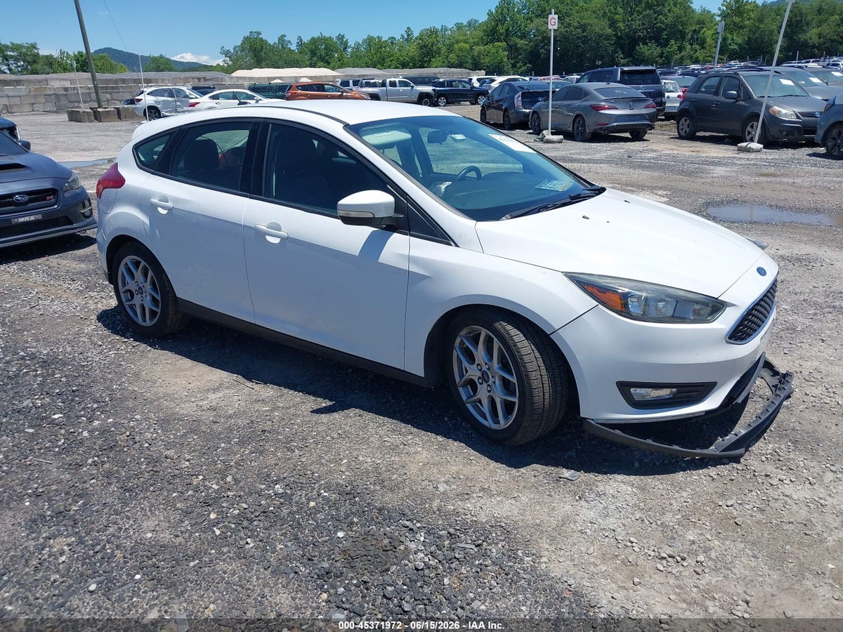 2015 FORD FOCUS SE