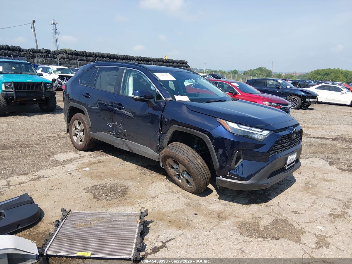 2025 TOYOTA RAV4 XLE