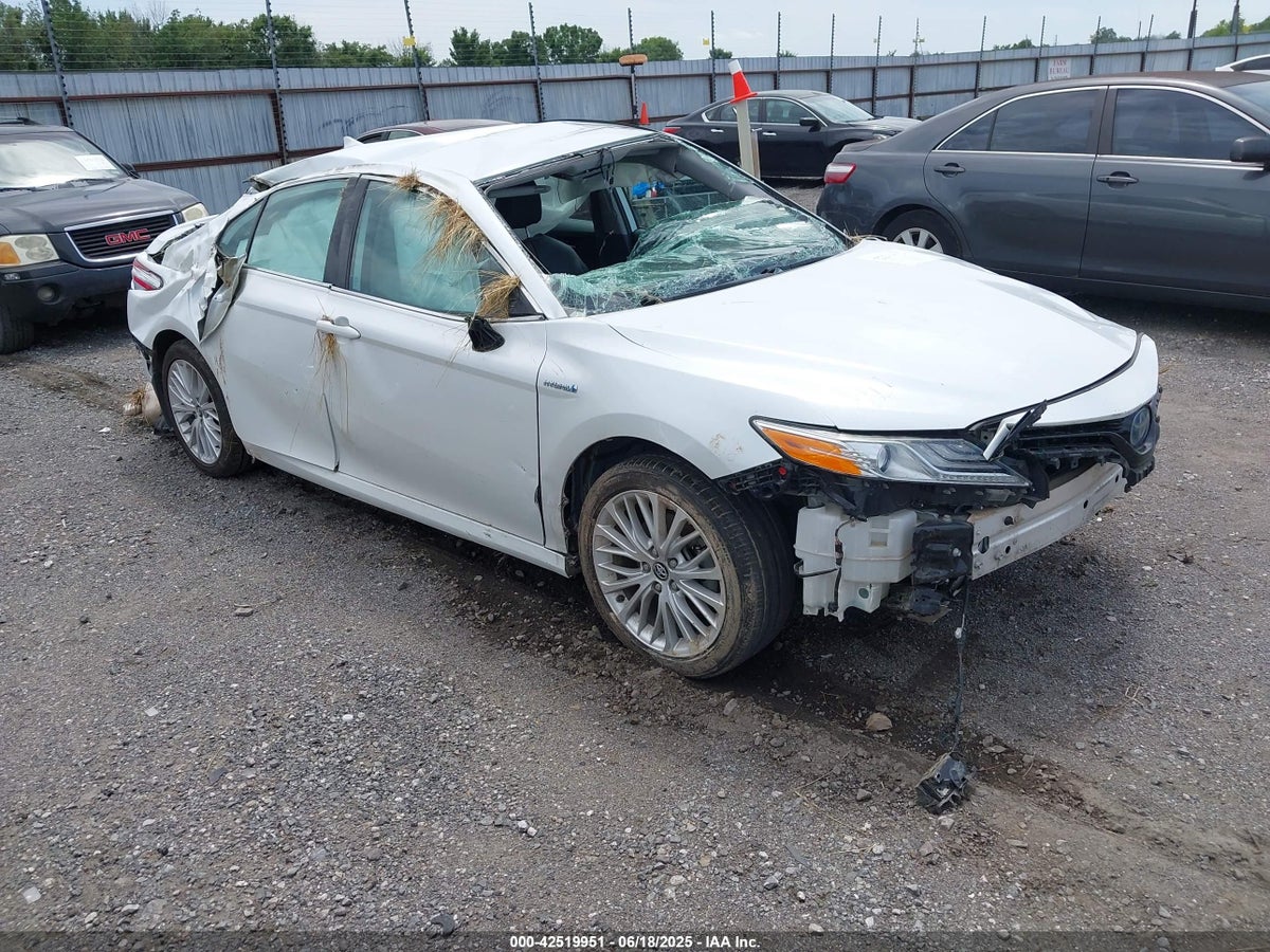 2020 TOYOTA CAMRY XLE HYBRID